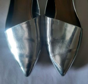 🤍 MIRROR SHINE MOMENT – ZARA TRAFALUC FLATS