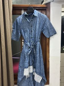 Chic Denim Dress with Lace Trim size