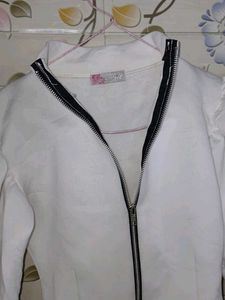 Trendy Women Winter White Puffed Sleeve Jacket🤍