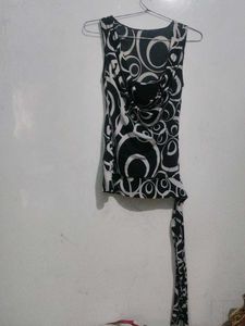 Black & White Swirl Print Top