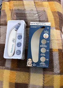 DermaSuction Pore Cleaning Device