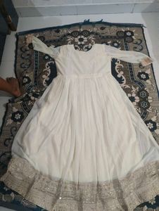 Elegant White Kurta with Embellishments Size L