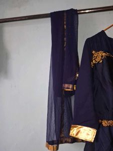 Elegant Navy Blue Kurta Set with Gold Embellishmen