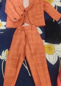 It's 3 Piece Coatpant