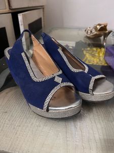 Stylish Blue Rhinestone Sandals