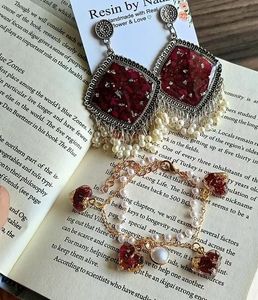 Boho Resin Floral Dangle Earrings & Bracelet Set
