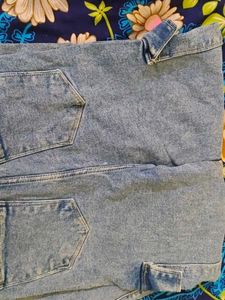 Stylish Light Wash Ripped Cargo Jeans