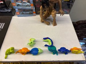 kinder joy Jurassic 8 figures  Dinosaur Collection