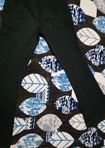 Black hem slit pants