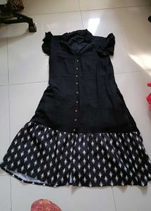 Chic Black &amp; White Printed Midi Dress