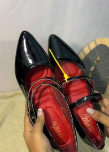 SHUZ TOUCH Black Patent Mary Jane Heels