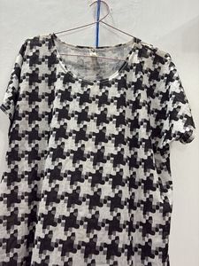 Houndstooth Pattern Tunic Top