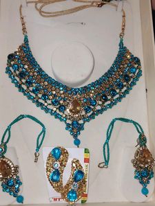 Blue Colore Necklace With Hair Pin