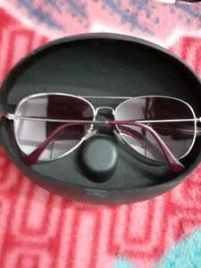 Stylish Aviator Sunglasses with Pink Lenses
