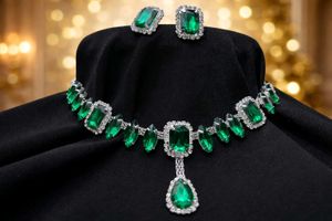 Emerald Green Necklace & Earings set