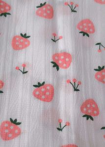 strawberry crop shirt🍓