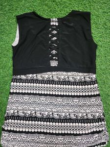 Stylish Black &amp; White Printed Kurta