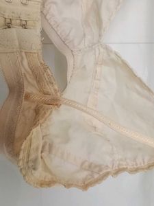 Back Open Bra.