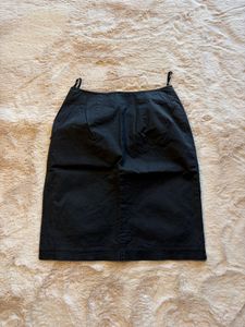 Classic Black Pencil Skirt With Pockets