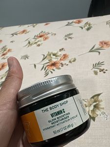 The Body Shop Vitamin C Glow Booster Moisturiser