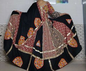 kutchi work Navratri outfit
