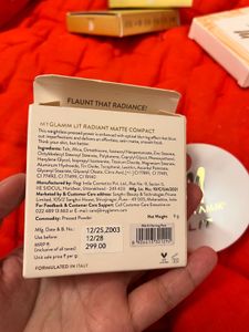 MyGlamm LIT Radiant Matte Compact