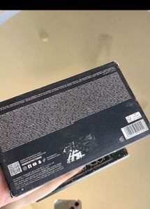 Huda Beauty Pretty Grunge Eyeshadow Palette
