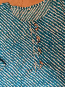 Stylish Blue &amp; White Striped Kurta