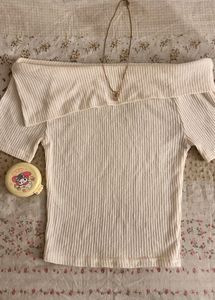 chic Off-Shoulder Ribbed Top