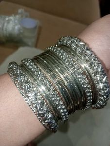 2 Hands Silver Oxidised Bangles