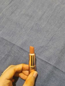 Lipstick - Makeup Essential