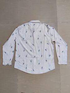 IVOC parrot Embroidery White Shirt