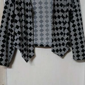 Black & White stylish crop shrug