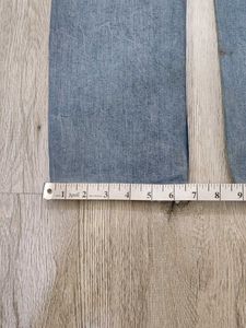 Ma5208 Levi's jeans waist 30 inches