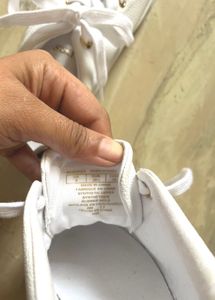 Sale 🔥GUESS Giella New Sneakers