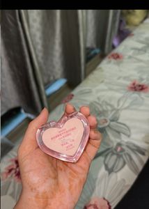 Heart-Shaped Highlighter Compact