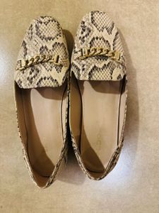 Stylish Loafers with Chain Detail
