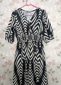 Chic Black & White Patterned Midi Dress