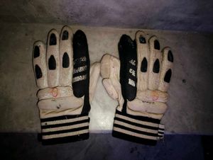 adidas Hand Gloves 🧤
