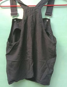 black pinafore top.🖤🎀