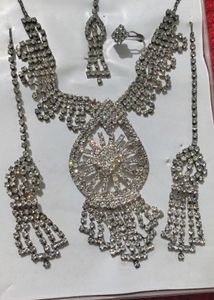 Sparkling Silver Jewelry Set