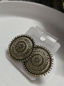 Antique Gold Toned Studs Earrings ...