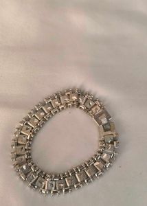 Elegant Silver-Tone Geometric Link Bracelet