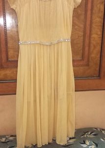 Elegant Gold Midi Dress