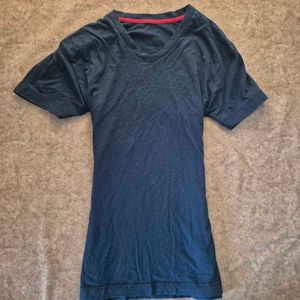 Navy V-Neck T-Shirt ☆》