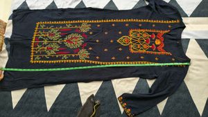 Embroidered Kurta With Freebies 💗