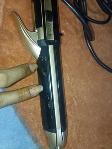 Vega Hair Straightener