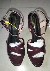 Stylish Patent Platform Heels