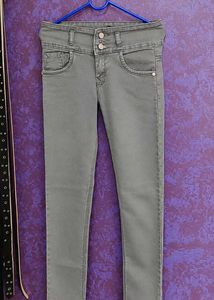 Grey High-Waisted Skinny Jeans