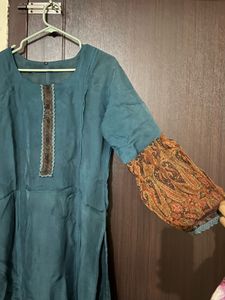 Elegant Teal Kurta Set of 3 with Intricate Scarf a
